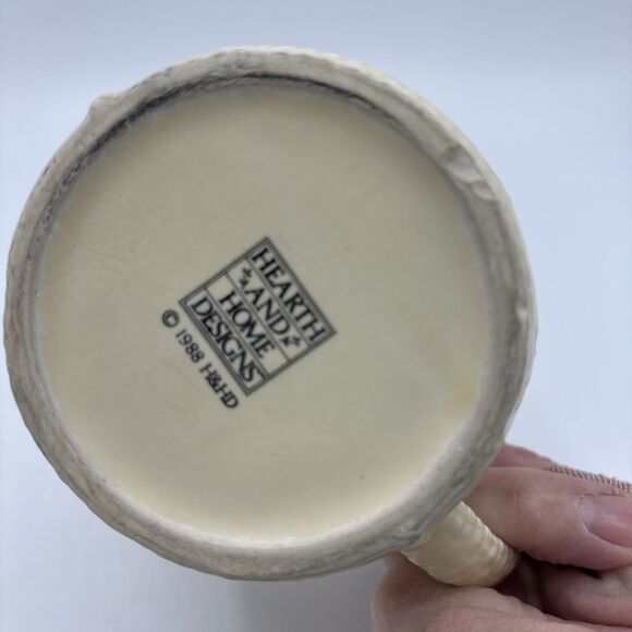 Hearth and Home Designs - 1988 Royal Butter Beans Coffee Mug Vintage Collection - Picture 6 of 7
